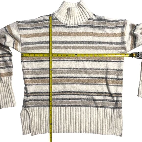 EDDIE BAUER Striped Top Sweater Mock turtleneck, Medium. Striped creamy white - Picture 6 of 9